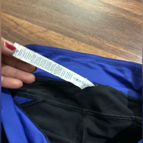 Lululemon Athletica Passion Crop II Blue and Black Activewear - Picture 6 of 7